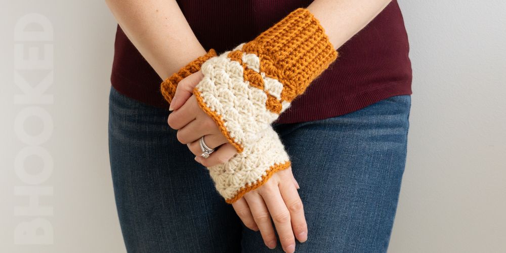 Fingerless gloves top crocheted in pure wool 2 different shades of cream