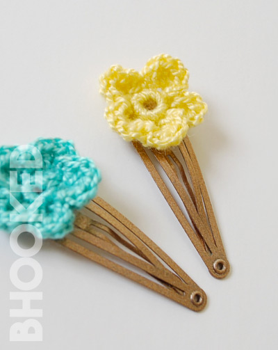 Flower Crochet Hair Clips Free Crochet Pattern from 