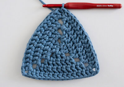 How to Crochet a Triangle + Crochet Triangle Increase Chart