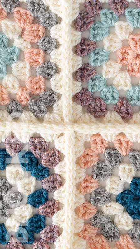 Two Free Patterns to Crochet a Granny Square (+One Pdf)